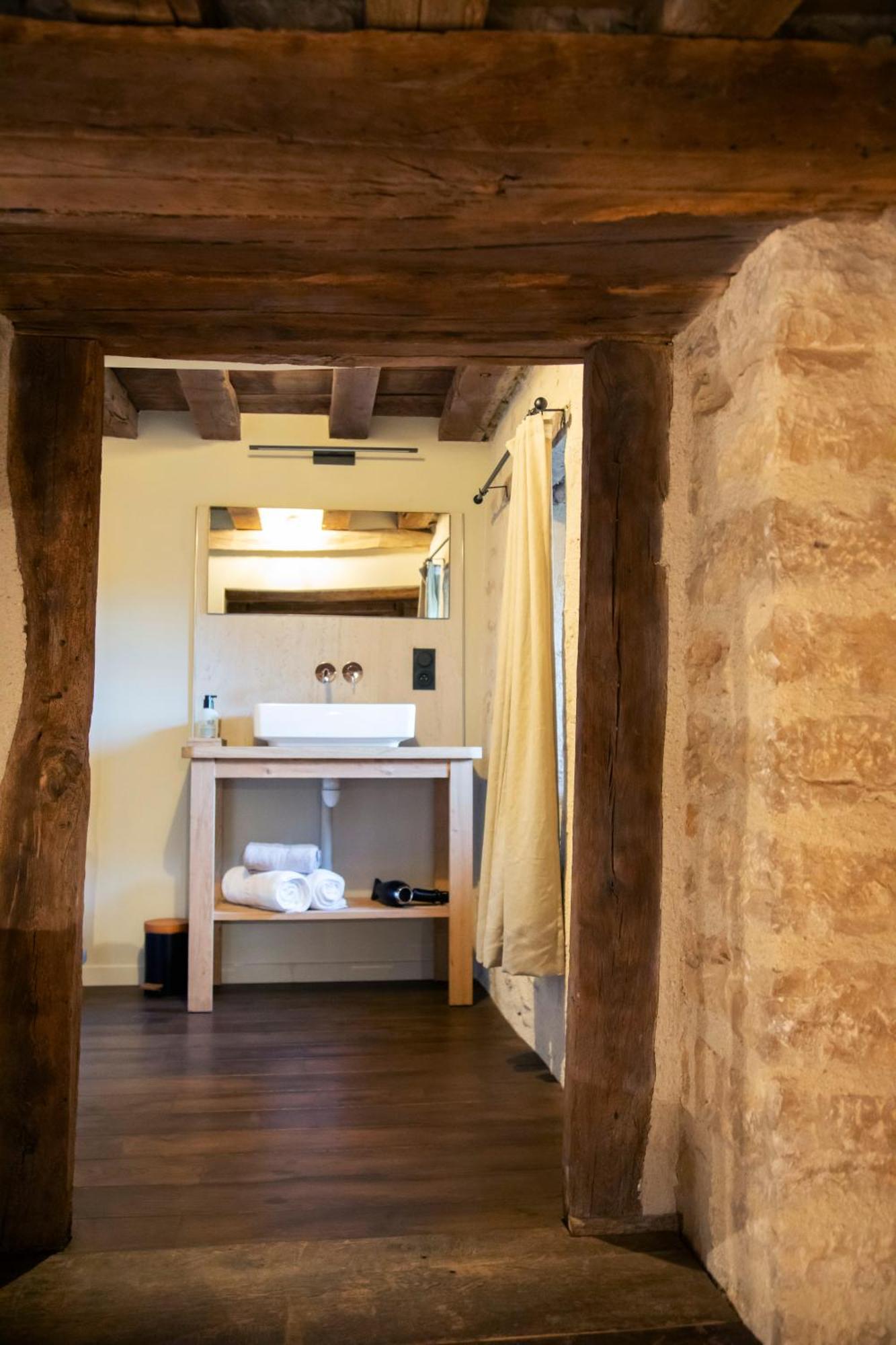 Chateauneuf Suites Eksteriør bilde