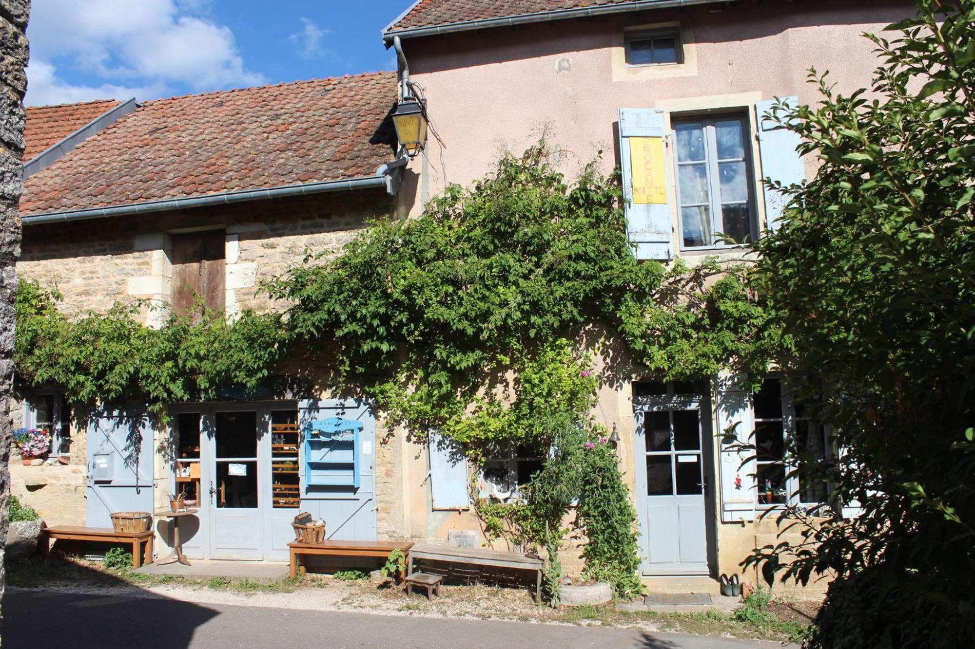 Chateauneuf Suites Eksteriør bilde