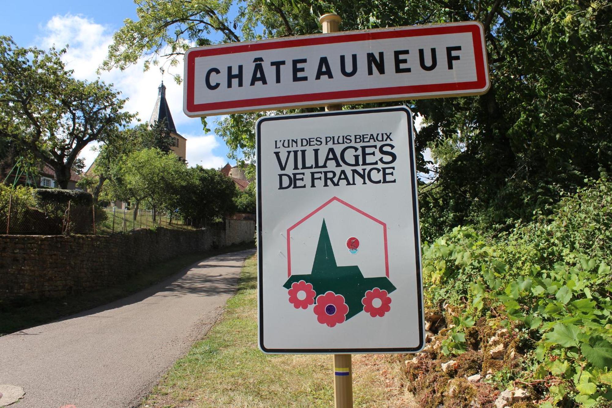 Chateauneuf Suites Eksteriør bilde
