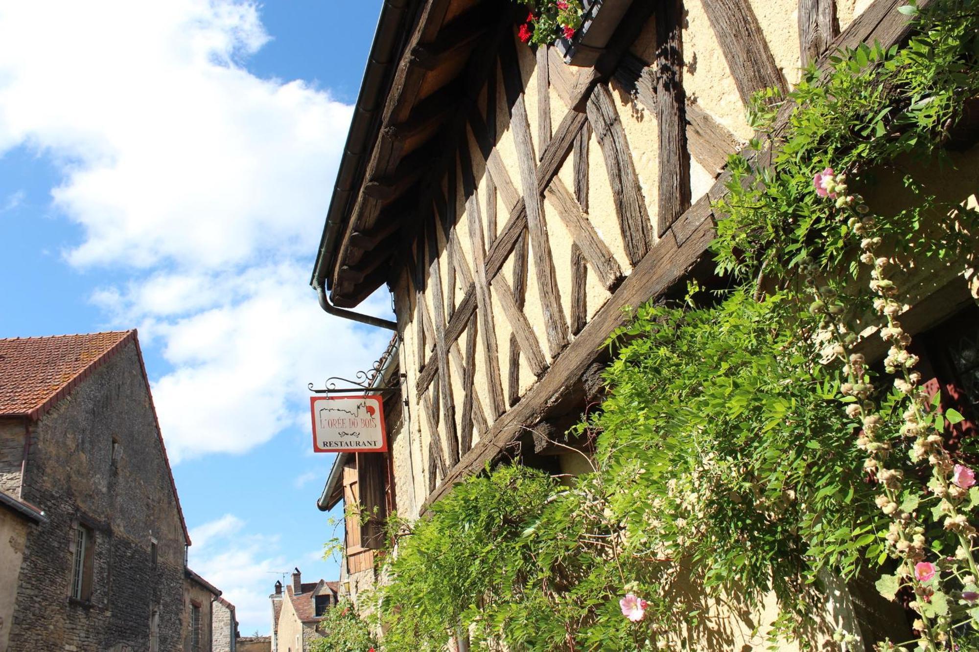 Chateauneuf Suites Eksteriør bilde