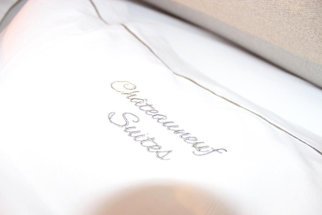 Chateauneuf Suites Eksteriør bilde