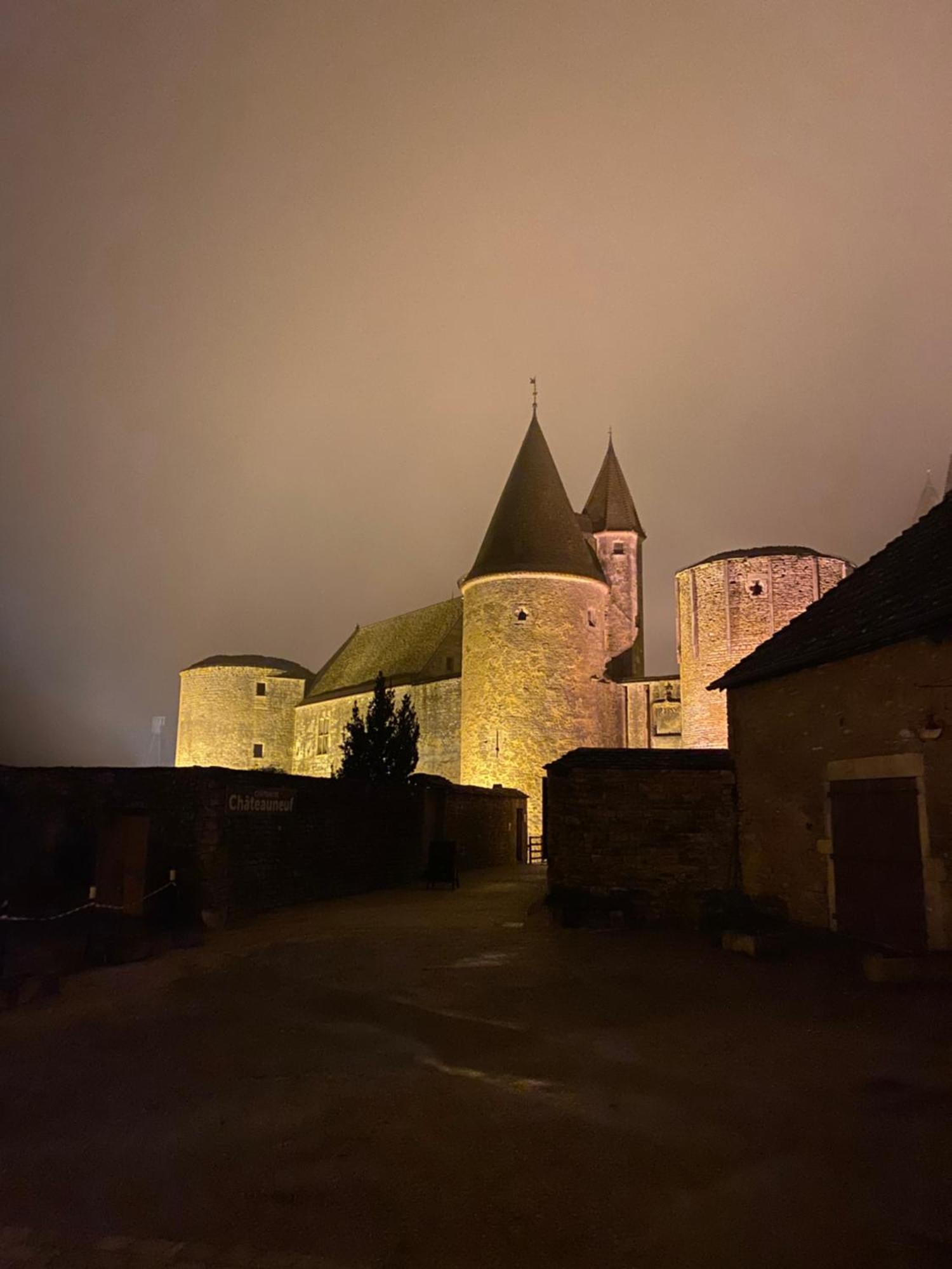 Chateauneuf Suites Eksteriør bilde