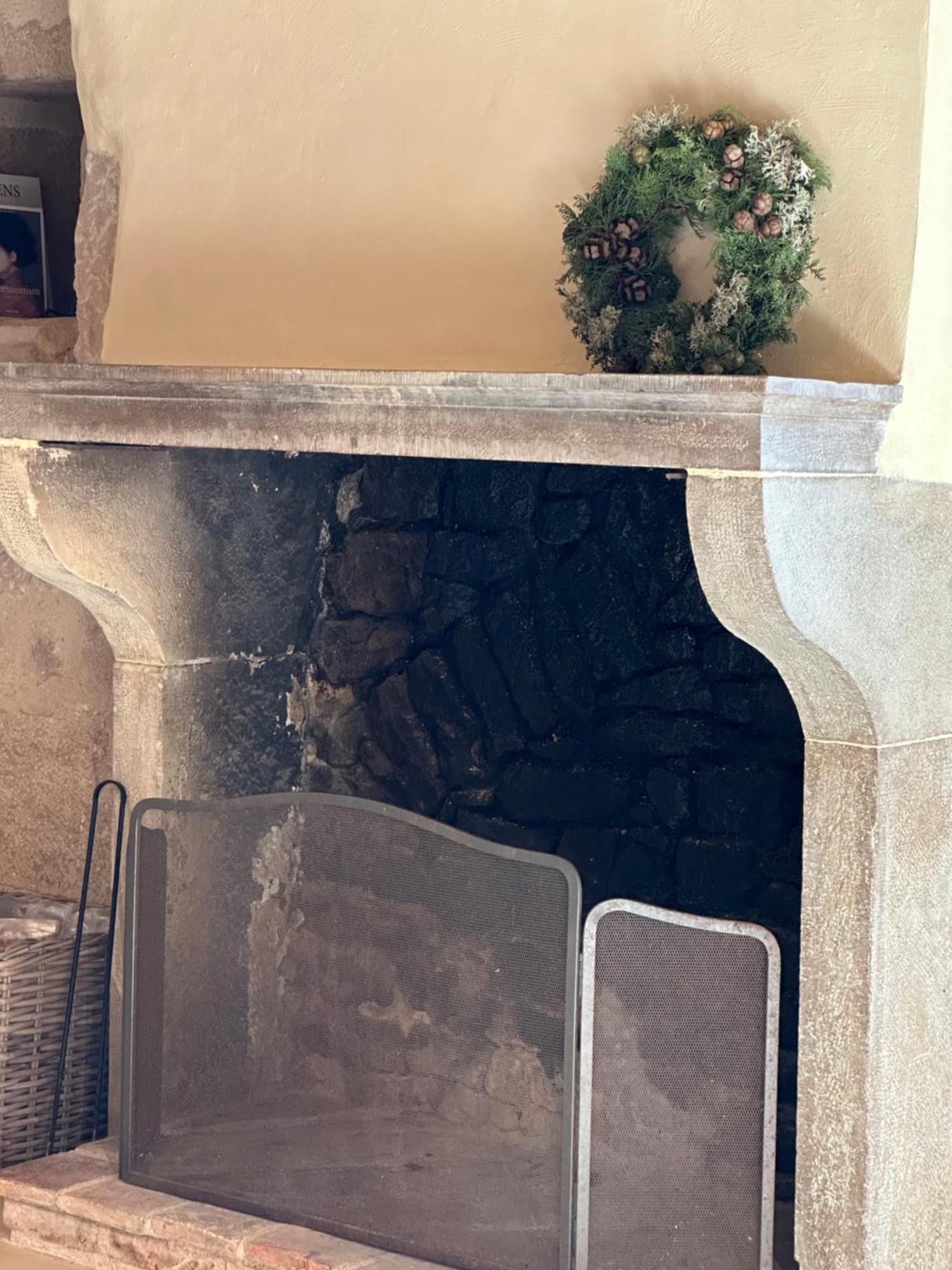 Chateauneuf Suites Eksteriør bilde