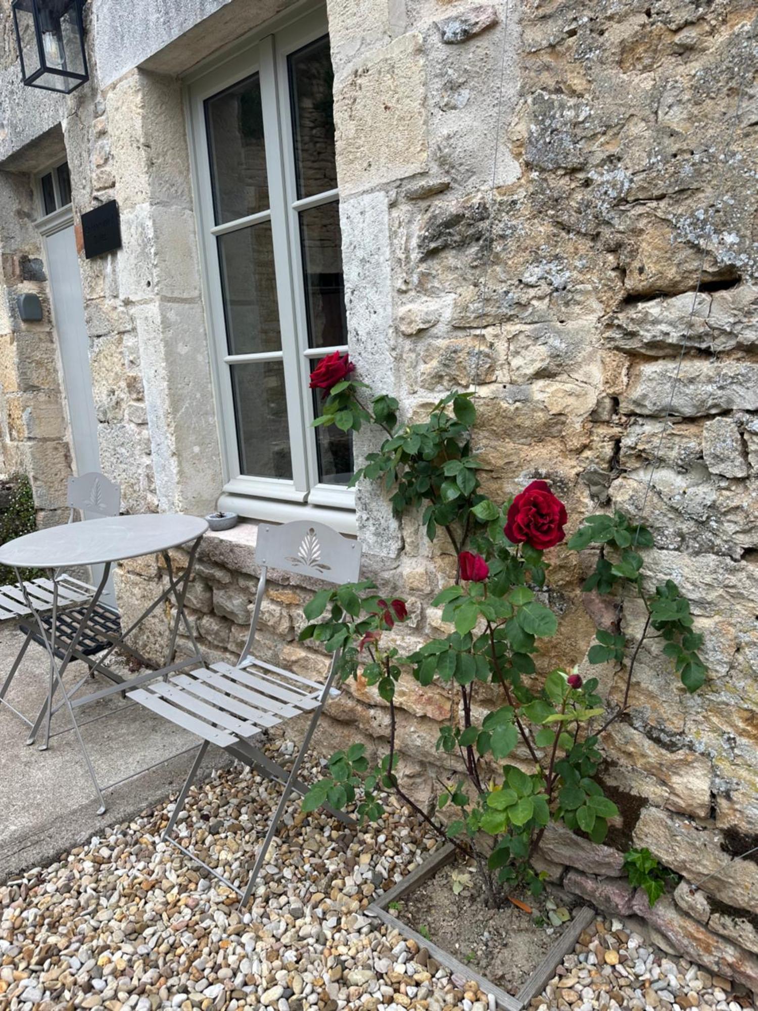 Chateauneuf Suites Eksteriør bilde